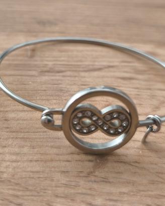 bracciale in acciaio "infinito"