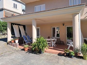 Vacanze al mare bivano sul giardino