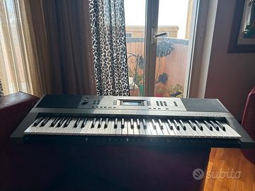 Yamaha PSR E353