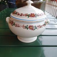 Zuppiera di Mondovì con fiori