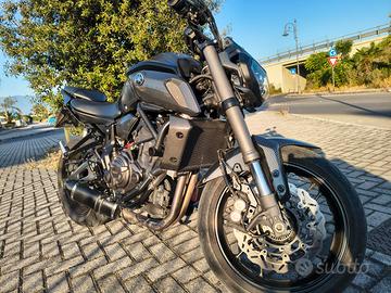 YAMAHA MT-07