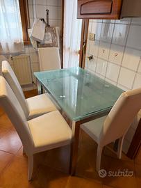 Tavolo da prnzo + 4 sedie bianche