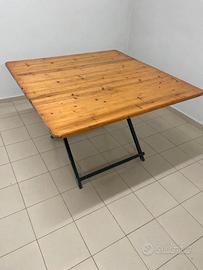 Tavolo in legno pieghevole 