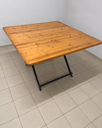 Tavolo in legno pieghevole 