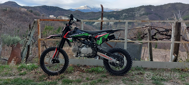 Pit bike Varetti 150 sx 14/17 come nuova