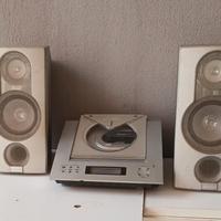 Stereo Sharp radio/ CD/cassette