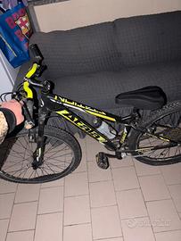 Biciletta atala 27,5 come nuova do via x inutilizz