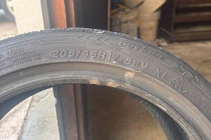 gomme invernali 205/45r17 88V