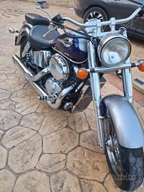moto custom Honda shadow vt ace 750