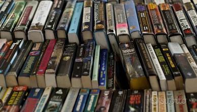 Lotto stock 50 libri misti romanzi per rivendita