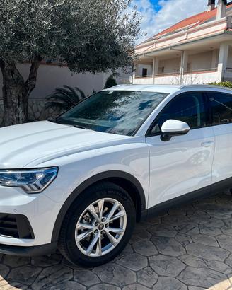 Audi Q3 35 Tdi S- tronic Buisness Advanced