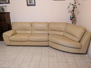 Divano in pelle elegante