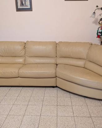 Divano in pelle elegante