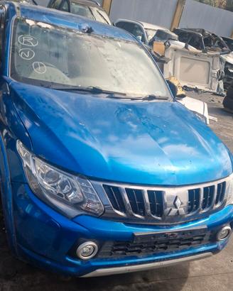 Mitsubishi L200 2.5d anno 2018 per ricambi (2a)
