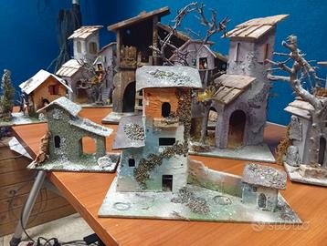 PRESEPE CON PERSONAGGI CASE ETC.
