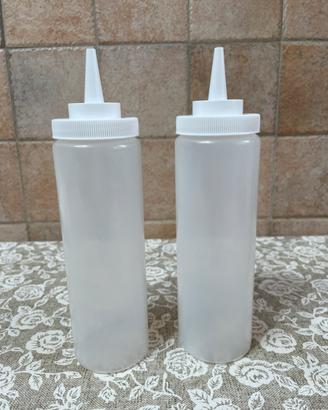 Contenitore in plastica per salse