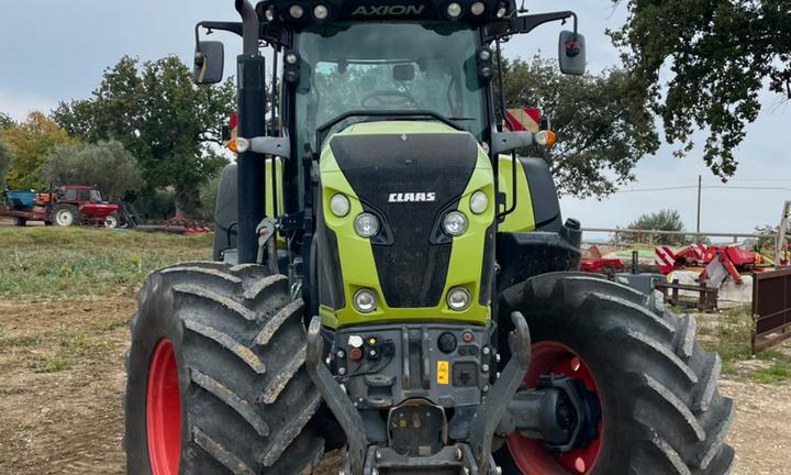Claas Axion 800