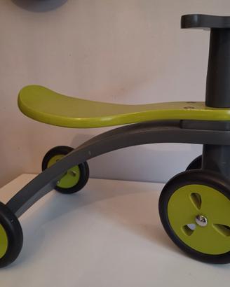 triciclo senza pedali