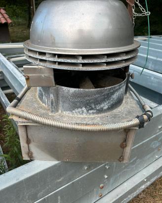 Aspiratore per camino, aspira fumo.