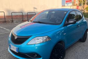 Lancia ypsilon my hibrid marine full opitonal