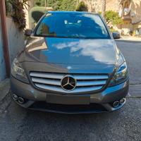 Mercedes B180d
