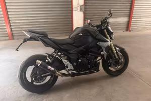 Suzuki  gsr 750 matt black