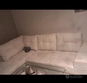 divano letto pelle bianco