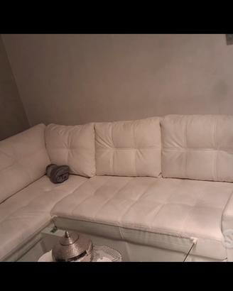 divano letto pelle bianco
