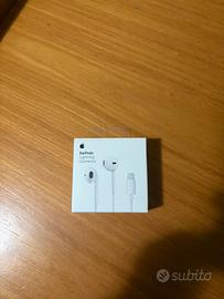 Apple earpods lightning connector