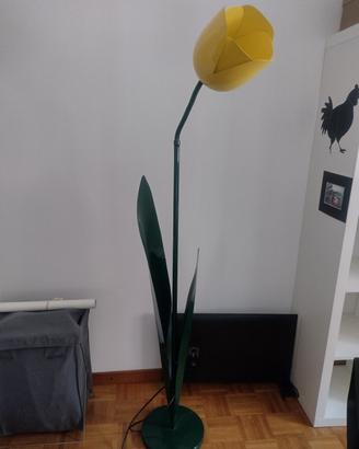 lampada da terra in ferro a forma di tulipano 