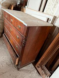 Cassettiera in legno