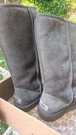 UGG Stivali