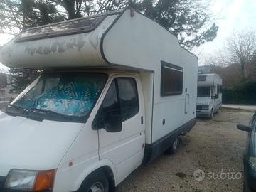 Camper Ford