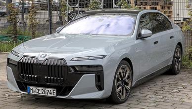 Parabrezza Bmw i7 2023-