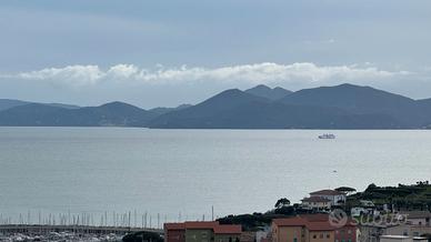 Appartamento in trifamiliare vista mare