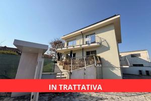Appartamento di 176 m² con 4 locali e box auto dop