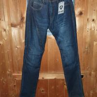 pantaloni