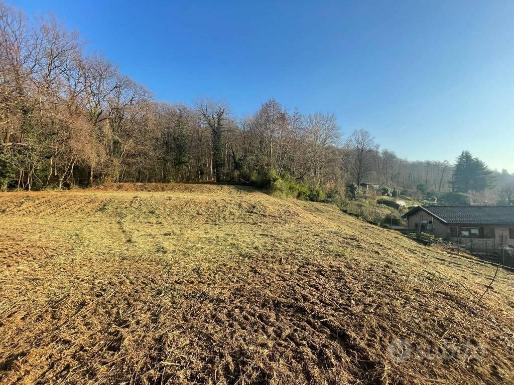 Terreno di 4330 m² a Ello - Altro