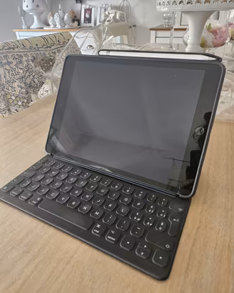 IPad 9+ Smart Keyboard + Apple Pencil