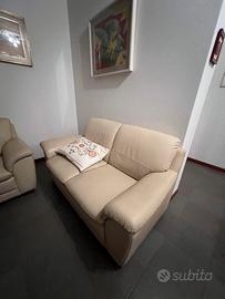 Due divani in pelle