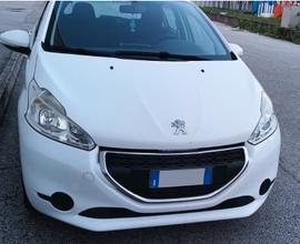 Peugeot 208 - 2015