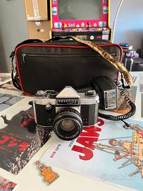 Praktica Super TL + Beroflex 55mm f/1.7 con Flash