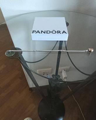 Pandora bracciale Moments con chiusura a cuore 