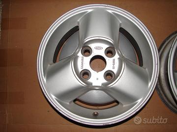 Cerchi Fiesta Turbo e pomello Momo