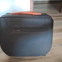 Valigia trolley Piquadro stile pilotina