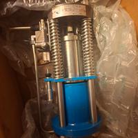 Pressa verticale olio