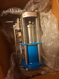 Pressa verticale olio