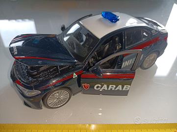 Modellino auto carabinieri Bburago