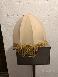 Paralume vittoriano con frange panna