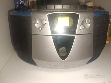Stereo portatile vintage a marchio Schaub Lorenz